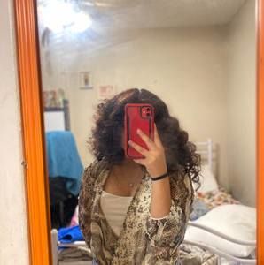 Meet your Posher, Samara